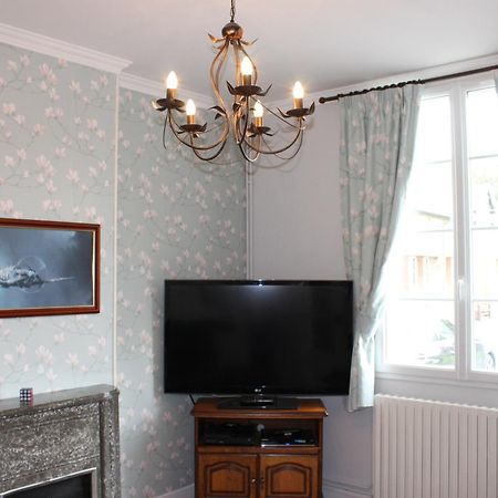 Le Clos Castel Raids Bagian luar foto