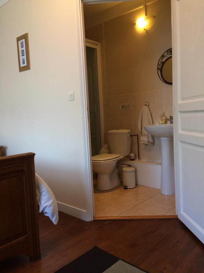 Le Clos Castel Raids Bagian luar foto