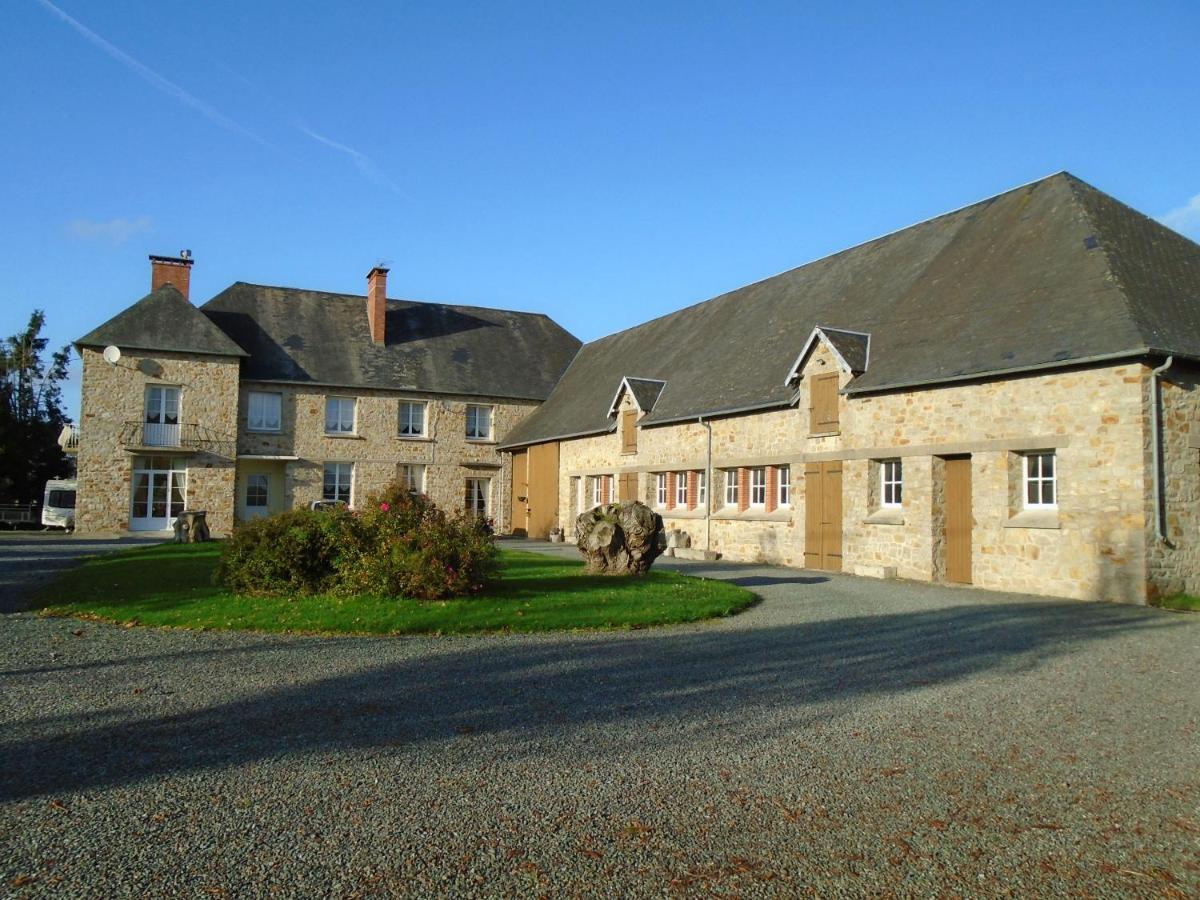 Le Clos Castel Raids Bagian luar foto