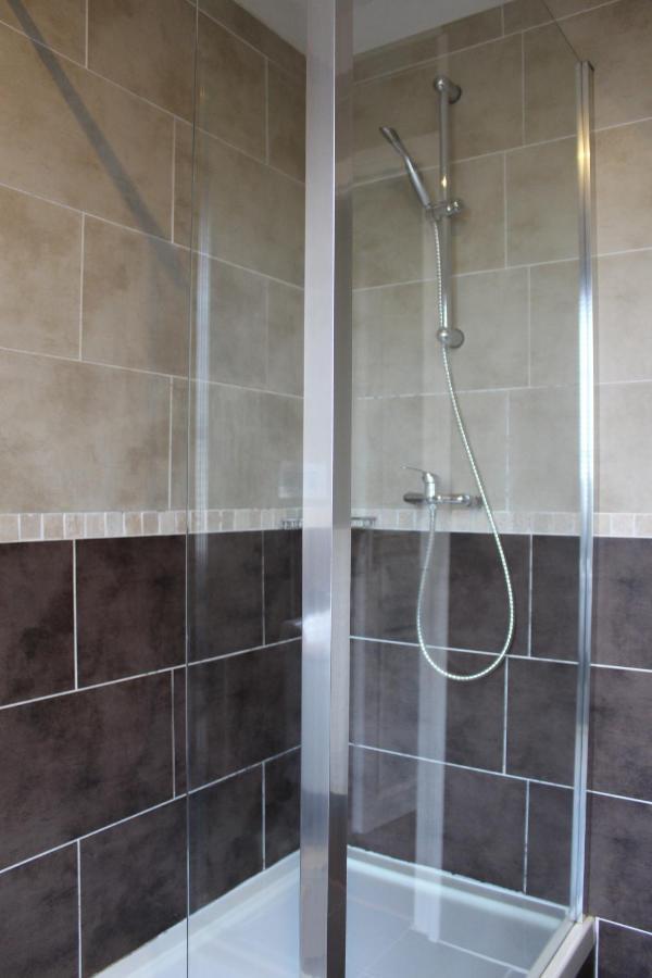 Le Clos Castel Raids Bagian luar foto