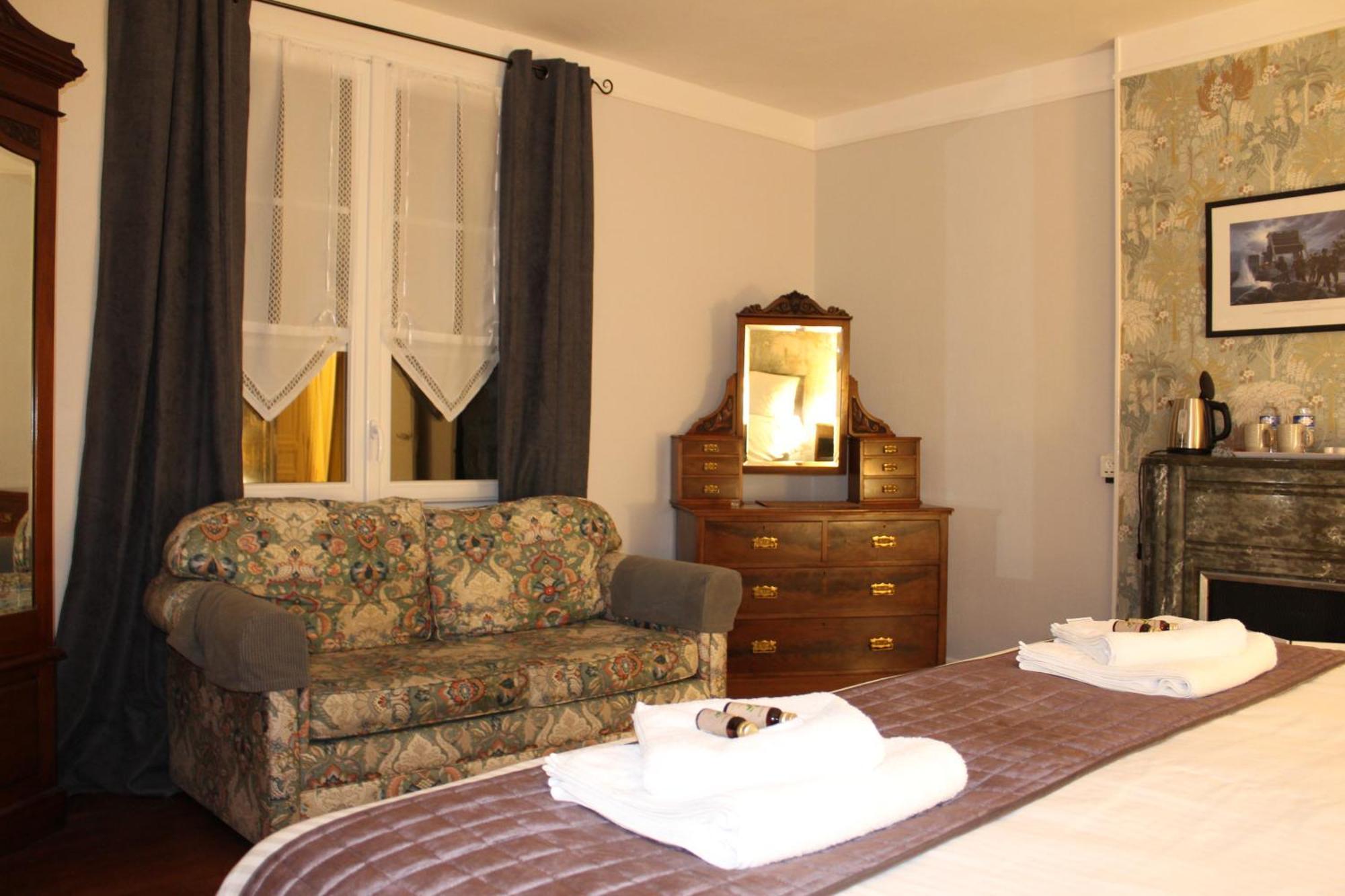 Le Clos Castel Raids Bagian luar foto
