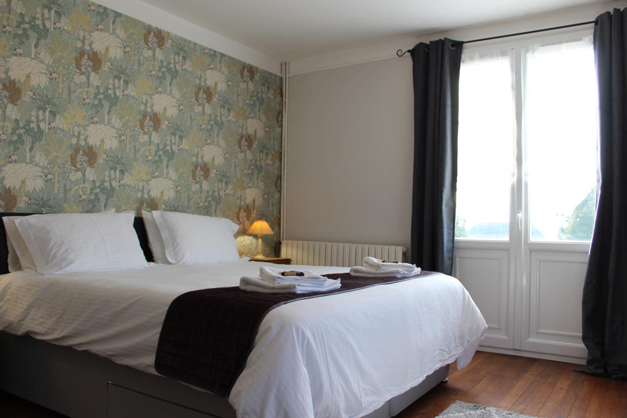 Le Clos Castel Raids Bagian luar foto