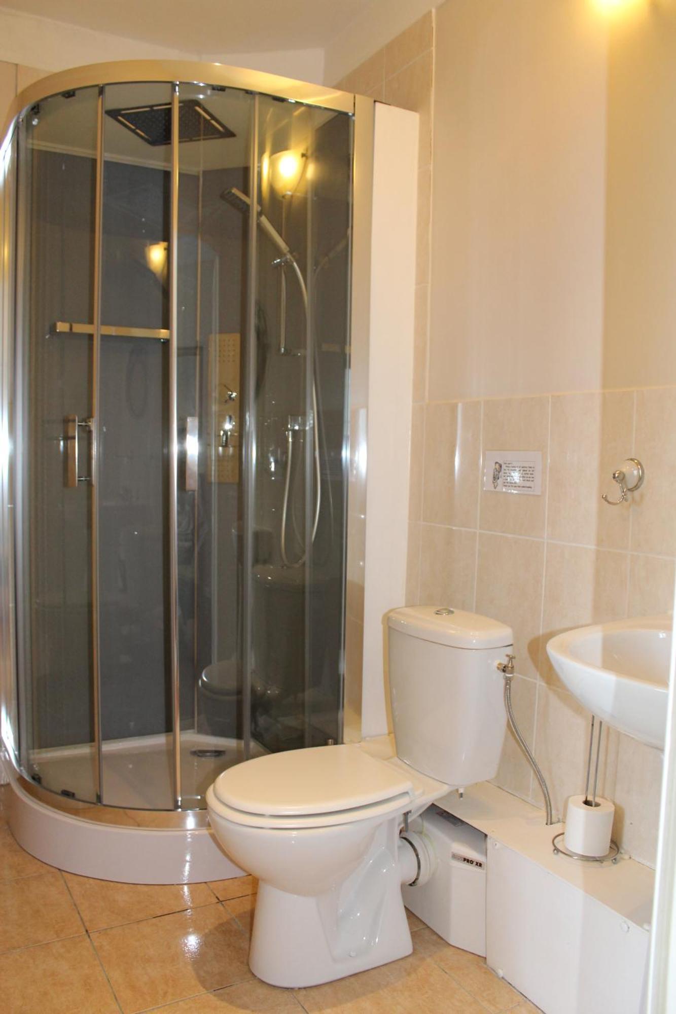 Le Clos Castel Raids Bagian luar foto