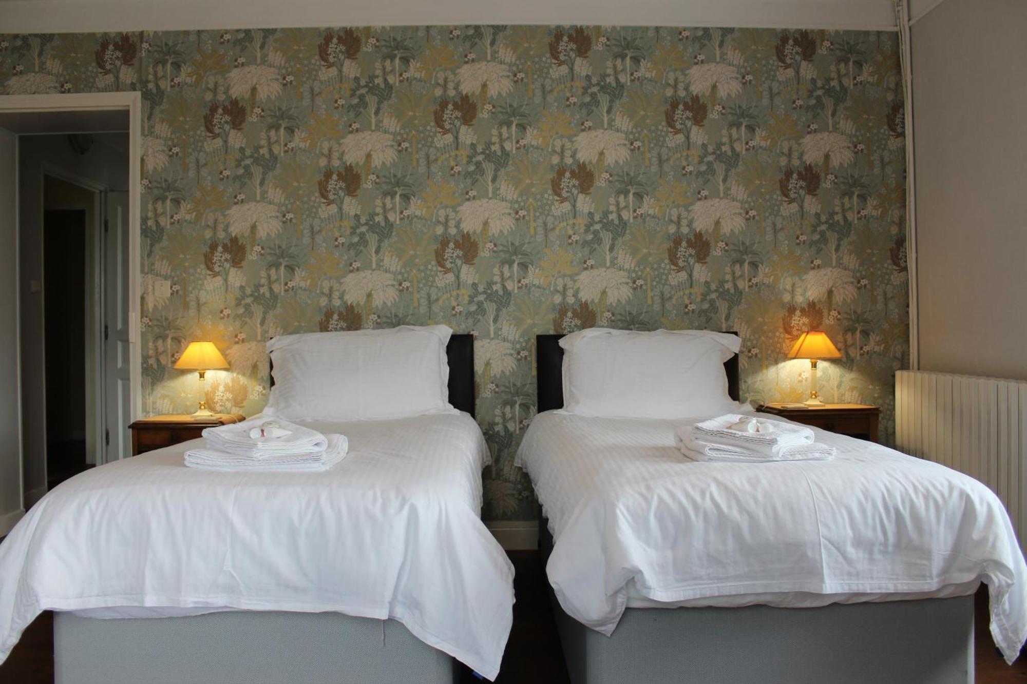 Le Clos Castel Raids Bagian luar foto
