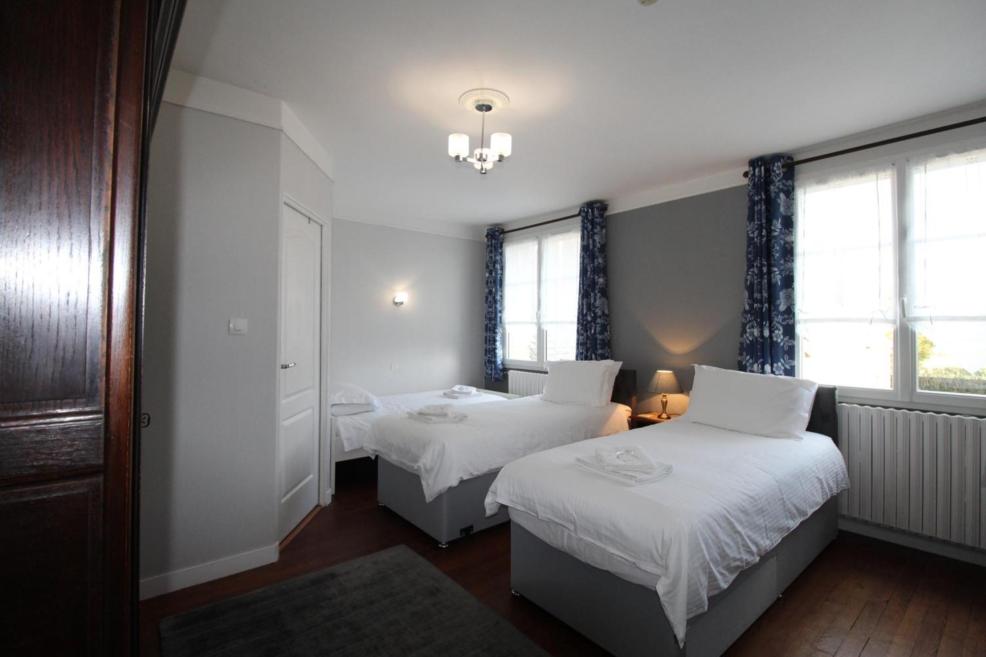 Le Clos Castel Raids Bagian luar foto